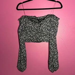 SMALL OFF SHOULDER CROP TOP🪷